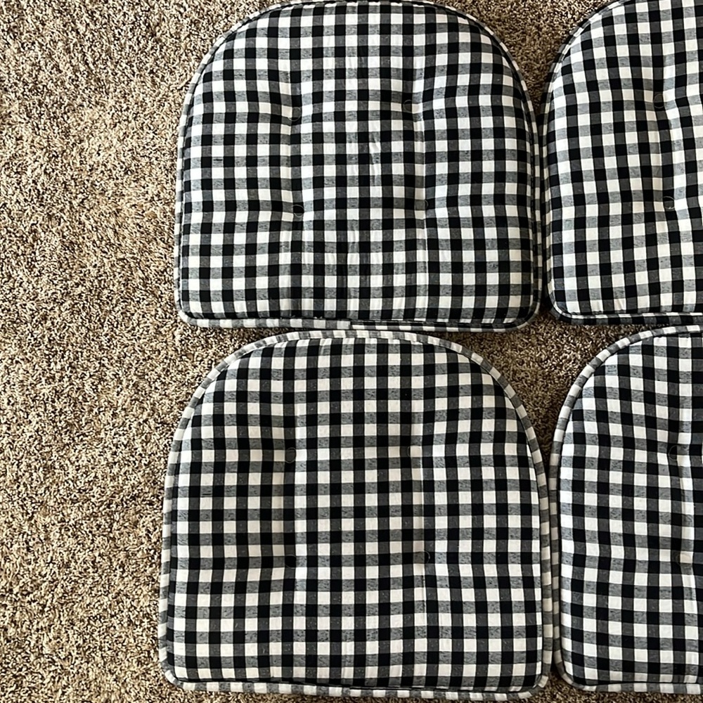 Memory foam, non slip rubber back, black/white checkered chair cushions. 6 pack. - Picture 7 of 15